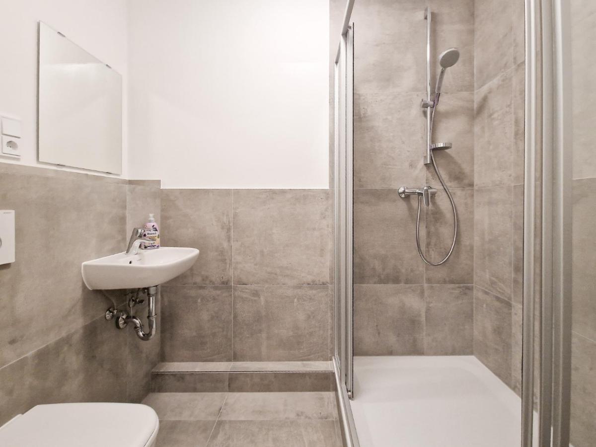 דיסלדורף Raj Living - City Apartment With 3 Rooms - 15 Min Messe Dus & 10 Min Old Town Dus מראה חיצוני תמונה